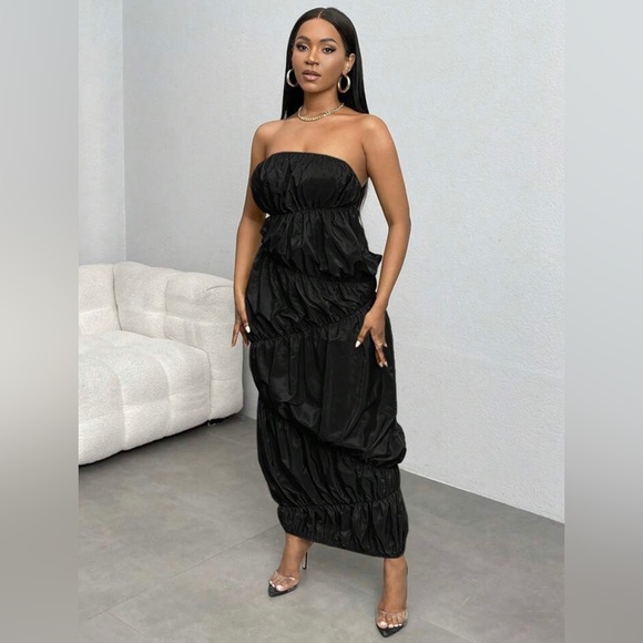 Black Solid Ruched Fitted Tube Dress - Picture 7 of 8